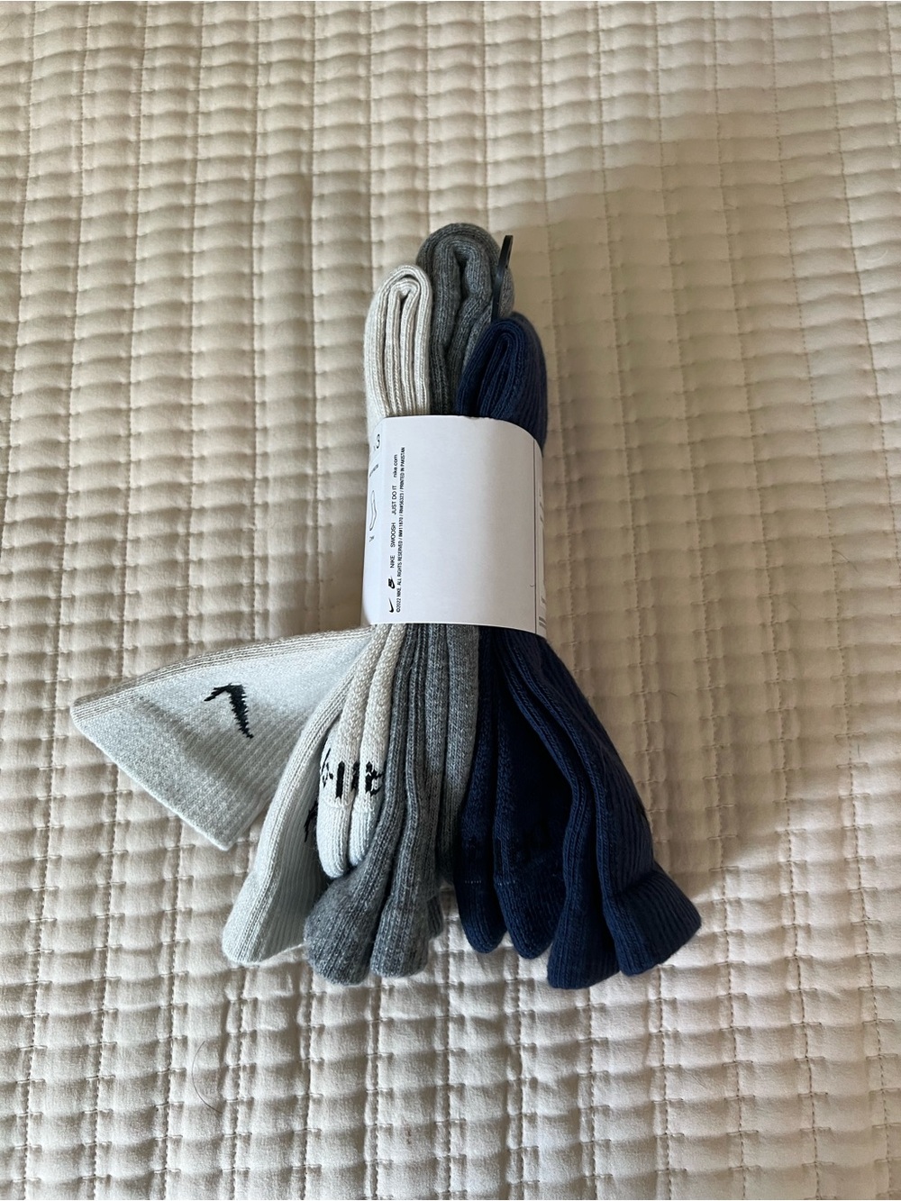 Brand New Nike Everyday Plus Crew Socks - Light Gray & White with Black Swoosh - Picture 2 of 2